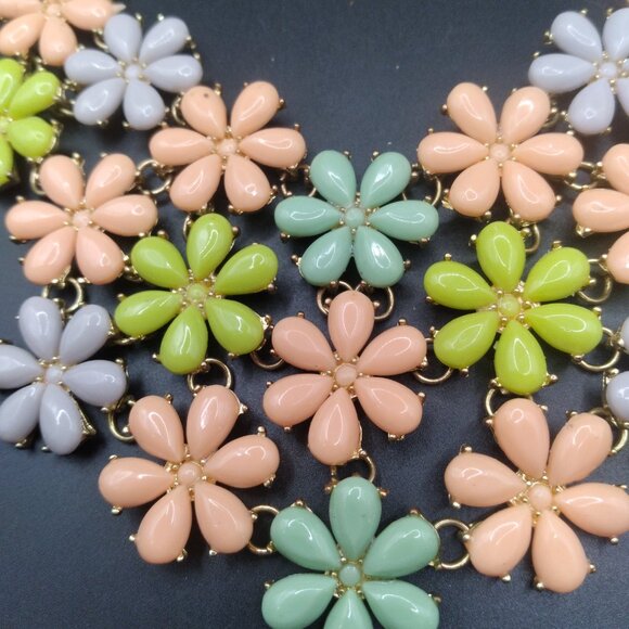 Multi Color Flower Necklace Plastic Bib 18'' Necklace - Picture 2 of 5